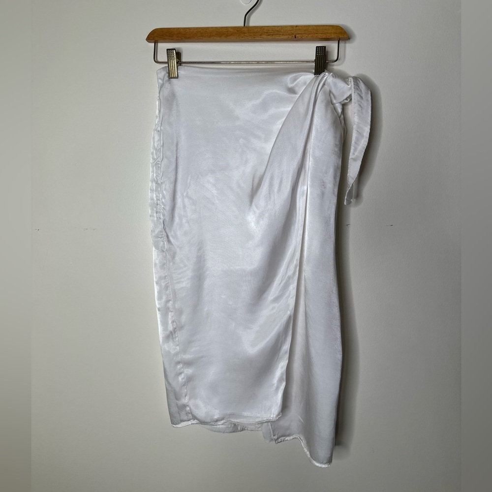 Urban Outfitters White Tulip Hem Front Tie Midi Skirt Women's Size Medium